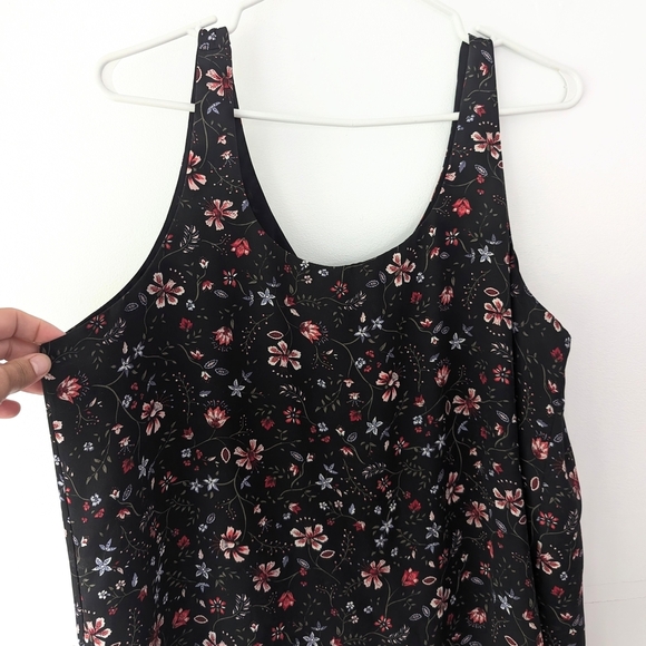 2/15$ R.Essentials Non-stretch Black Floral Sleeveless Top ~ Size XL - Picture 2 of 5